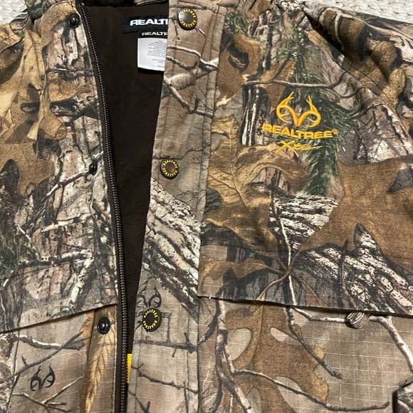 Realtree jacket - Picture 3 of 5